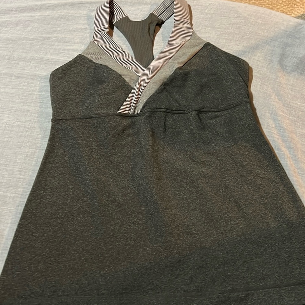 Lululemon top